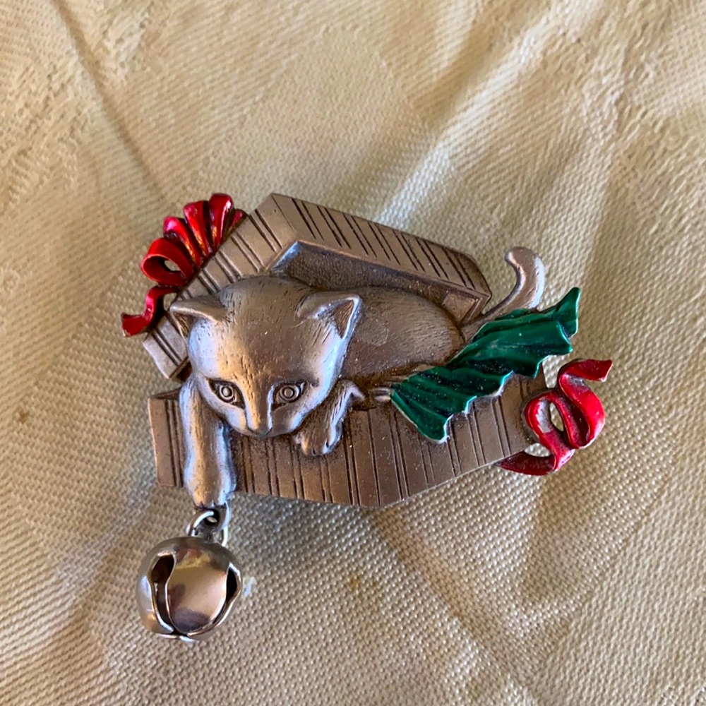 Christmas pin